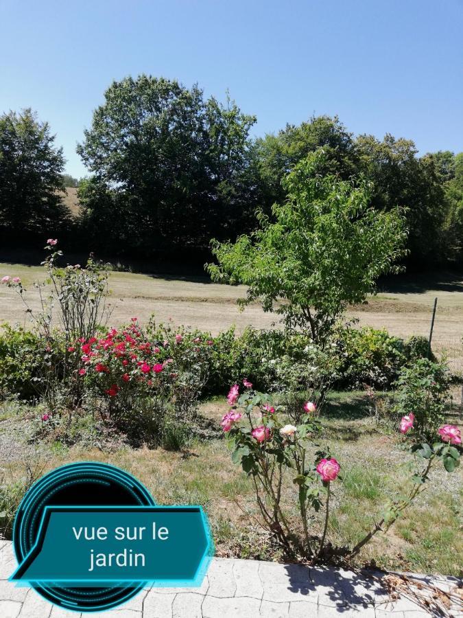 Naves  Du Coq A L'Ame Bed & Breakfast エクステリア 写真