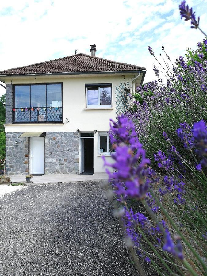 Naves  Du Coq A L'Ame Bed & Breakfast エクステリア 写真