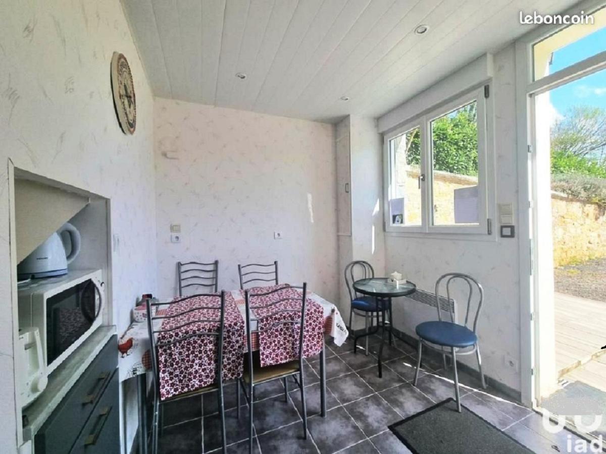 Naves  Du Coq A L'Ame Bed & Breakfast エクステリア 写真